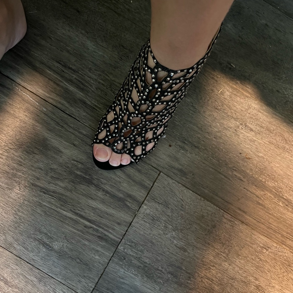 Zigisoho Heels - image 2